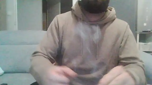 Snapshot of Zer_oki chatting on 11-27-25, 08:11 Zer oki online show from 11-27-25, 08:11