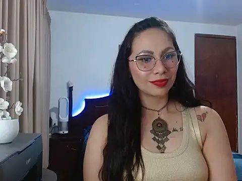 Snapshot of AloLovely_ chatting on 03-21-26, 12:59 AloLovely online show from 03-21-26, 12:59