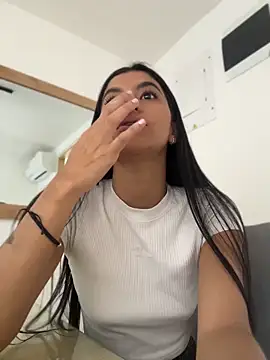 eva roseee online show from 05-25-26, 06:58