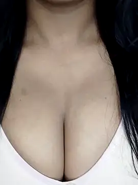 Snapshot of simi_love chatting on 02-09-25, 04:50 simi love online show from 02-09-25, 04:50