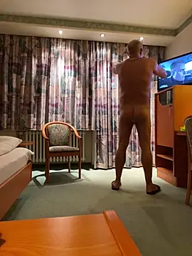 Snapshot of BOOTS chatting on 12-11-24, 08:18 BOOTS online show from 12-11-24, 08:18