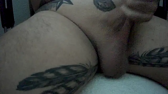 Snapshot of BOOTS chatting on 12-13-24, 01:33 BOOTS online show from 12-13-24, 01:33