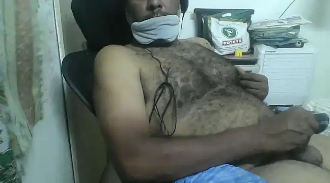 Snapshot of awesomeroc123 chatting on 02-28-25, 05:37 awesomeroc123 online show from 02-28-25, 05:37