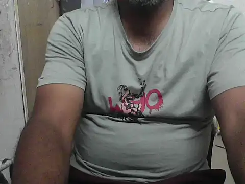 Snapshot of awesomeroc123 chatting on 12-21-25, 05:09 awesomeroc123 online show from 12-21-25, 05:09