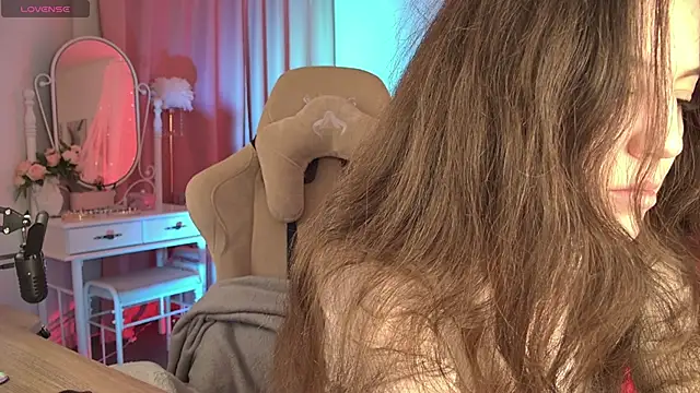 Snapshot of MilaStoyne chatting on 11-27-25, 06:59 MilaStoyne online show from 11-27-25, 06:59