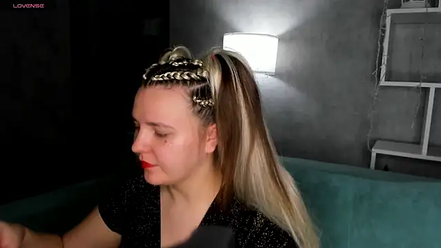 Jenny Jimmy online show from 02-17-26, 09:28