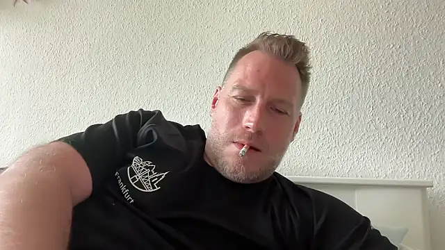 Snapshot of Christian87xxx chatting on 06-06-26, 03:06 Christian87xxx online show from 06-06-26, 03:06