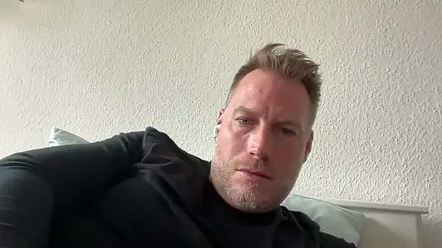 Snapshot of Christian87xxx chatting on 06-13-26, 10:24 Christian87xxx online show from 06-13-26, 10:24