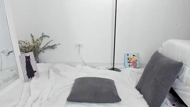 AlannaRussell  online show from 02-26-25, 11:37