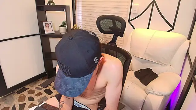 marcuscollins1  online show from 03-22-25, 05:20