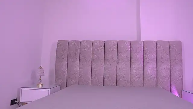 sara lopee1 online show from 11-19-25, 11:54