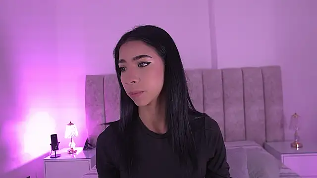 sara lopee1 online show from 11-21-25, 11:53