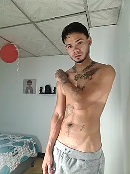 Niick01  online show from 11-12-25, 04:51