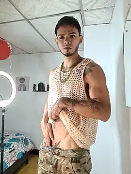 Niick01  online show from 11-13-25, 04:17