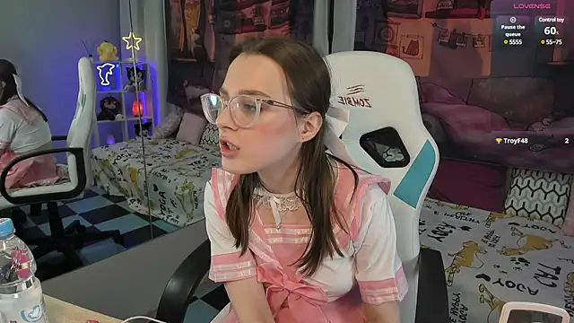 kaisajenner online show from 02-09-25, 08:56