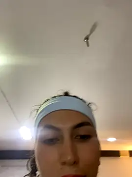 Snapshot of allicemackenzie chatting on 11-17-25, 12:38 allicemackenzie online show from 11-17-25, 12:38