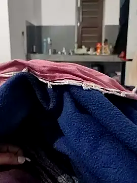 Snapshot of Hot_funky_boy chatting on 01-12-26, 06:35 Hot funky boy online show from 01-12-26, 06:35