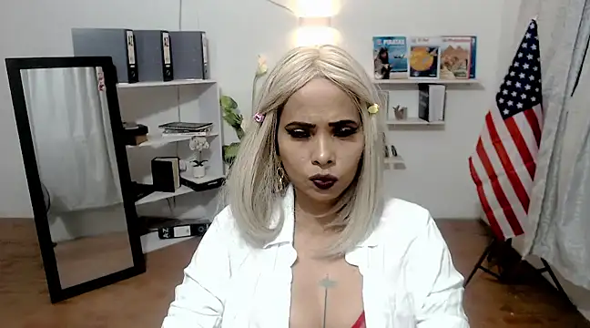 Snapshot of maissacooper chatting on 02-06-25, 12:33 maissacooper online show from 02-06-25, 12:33