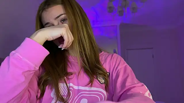 Snapshot of Kisskeyy chatting on 02-02-25, 11:11 Kisskeyy online show from 02-02-25, 11:11