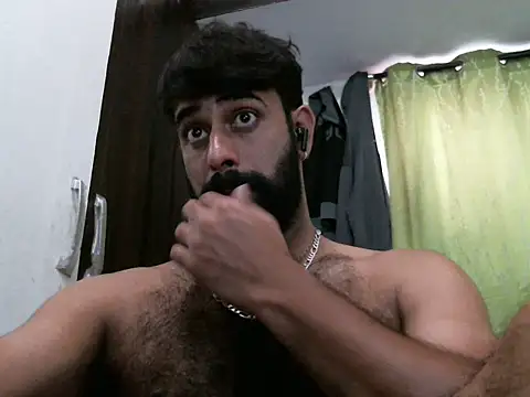 Snapshot of indianhairybull chatting on 03-18-25, 04:04 indianhairybull online show from 03-18-25, 04:04