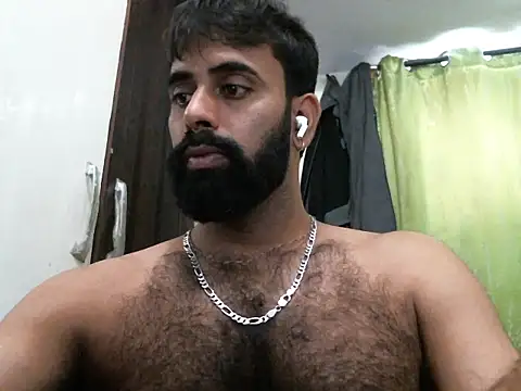 Snapshot of indianhairybull chatting on 09-25-25, 04:38 indianhairybull online show from 09-25-25, 04:38