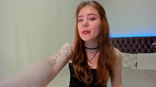 Snapshot of Ella_Mayers chatting on 03-09-25, 09:25 Ella Mayers online show from 03-09-25, 09:25