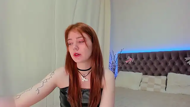 Snapshot of Ella_Mayers chatting on 03-14-25, 03:59 Ella Mayers online show from 03-14-25, 03:59