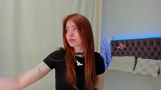 Snapshot of Ella_Mayers chatting on 03-20-25, 12:19 Ella Mayers online show from 03-20-25, 12:19
