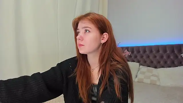 Snapshot of Ella_Mayers chatting on 03-20-25, 09:13 Ella Mayers online show from 03-20-25, 09:13