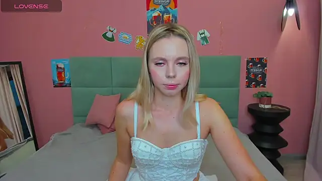 TessaAdorable online show from 09-22-25, 01:29