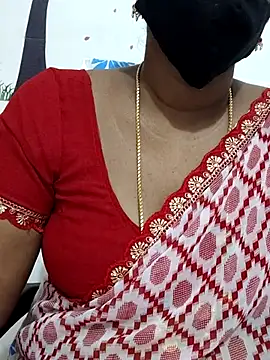 Snapshot of Tamil_Meera12 chatting on 10-13-25, 06:02 Tamil Meera12 online show from 10-13-25, 06:02