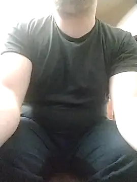 Snapshot of NAvoglia chatting on 02-19-25, 11:36 NAvoglia online show from 02-19-25, 11:36