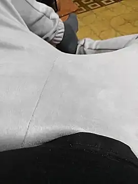 Snapshot of NAvoglia chatting on 03-04-25, 01:01 NAvoglia online show from 03-04-25, 01:01