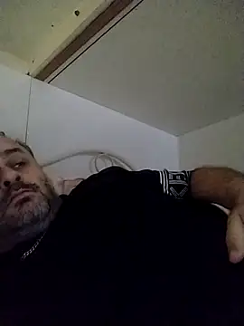 Snapshot of NAvoglia chatting on 10-05-25, 02:59 NAvoglia online show from 10-05-25, 02:59