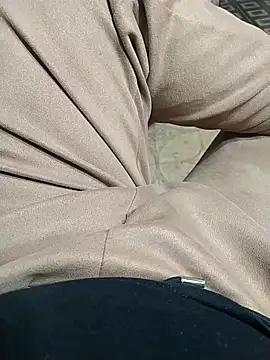 Snapshot of NAvoglia chatting on 11-23-25, 05:46 NAvoglia online show from 11-23-25, 05:46