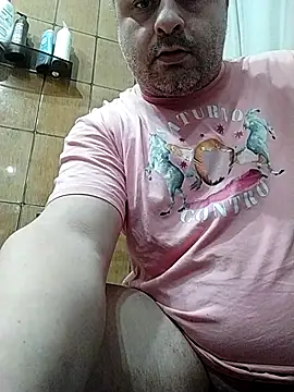 Snapshot of NAvoglia chatting on 12-02-25, 01:28 NAvoglia online show from 12-02-25, 01:28