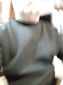 Snapshot of NAvoglia chatting on 12-22-25, 09:56 NAvoglia online show from 12-22-25, 09:56