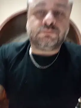 Snapshot of NAvoglia chatting on 01-06-26, 09:39 NAvoglia online show from 01-06-26, 09:39