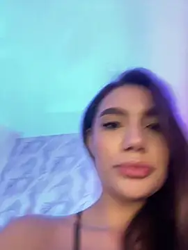 Snapshot of Alyssia_Collins chatting on 02-05-25, 01:11 Alyssia Collins online show from 02-05-25, 01:11