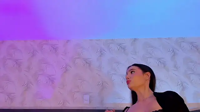 Snapshot of Alyssia_Collins chatting on 02-11-25, 02:24 Alyssia Collins online show from 02-11-25, 02:24