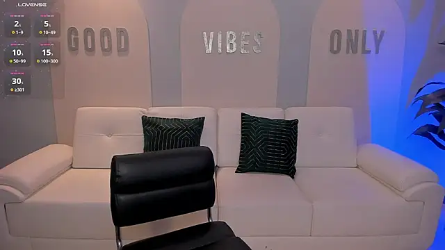 BeccaBaxter online show from 04-17-26, 12:19