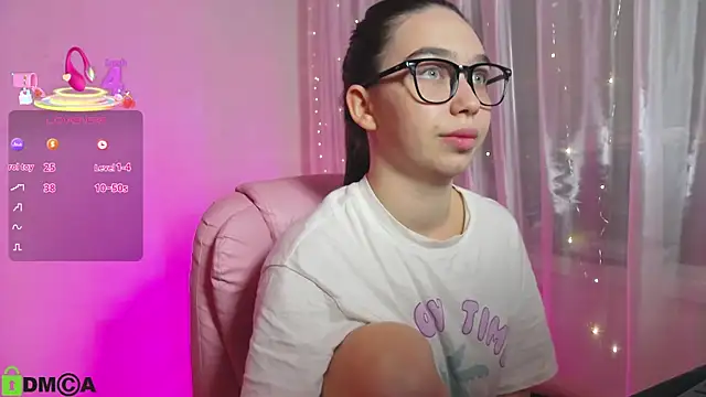 Snapshot of Arianahot777 chatting on 09-14-25, 02:22 Arianahot777 online show from 09-14-25, 02:22