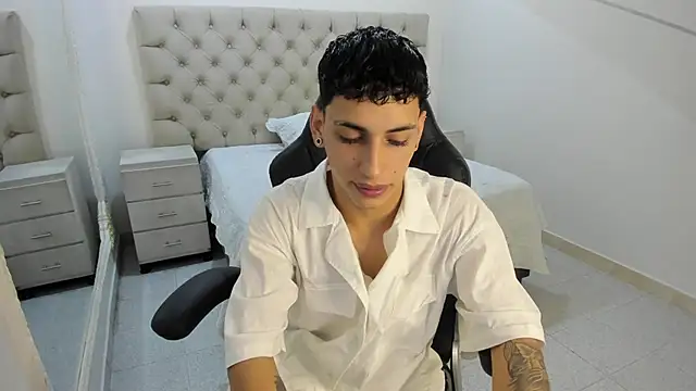 JhoanLeandro online show from 12-02-25, 04:29