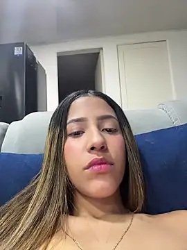 Snapshot of vicky_bass chatting on 11-08-25, 03:07 vicky bass online show from 11-08-25, 03:07