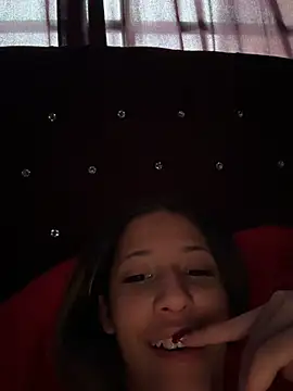 Snapshot of vicky_bass chatting on 12-14-25, 05:40 vicky bass online show from 12-14-25, 05:40