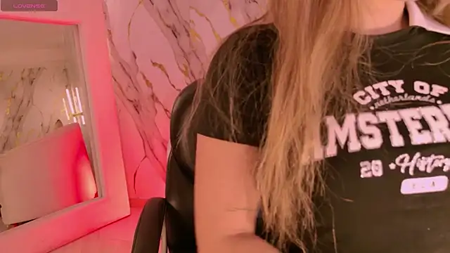 AmaiaHaywood online show from 11-25-25, 04:34