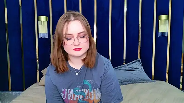 Snapshot of Kendra_Parlow chatting on 02-09-25, 01:33 Kendra Parlow online show from 02-09-25, 01:33