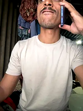 Snapshot of Loveinsync chatting on 11-28-25, 09:01 Loveinsync online show from 11-28-25, 09:01