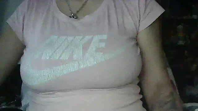 Snapshot of Cicamica12 chatting on 01-10-26, 06:53 Cicamica12 online show from 01-10-26, 06:53