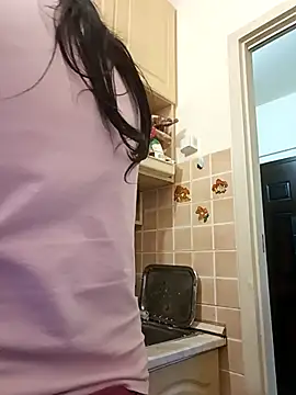 Snapshot of Cicamica12 chatting on 01-11-26, 02:33 Cicamica12 online show from 01-11-26, 02:33